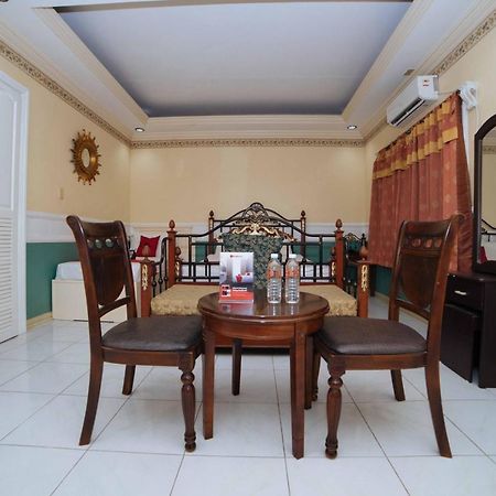 Reddoorz @ Fields Avenue Angeles City Экстерьер фото