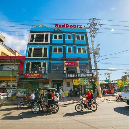 Reddoorz @ Fields Avenue Angeles City Экстерьер фото