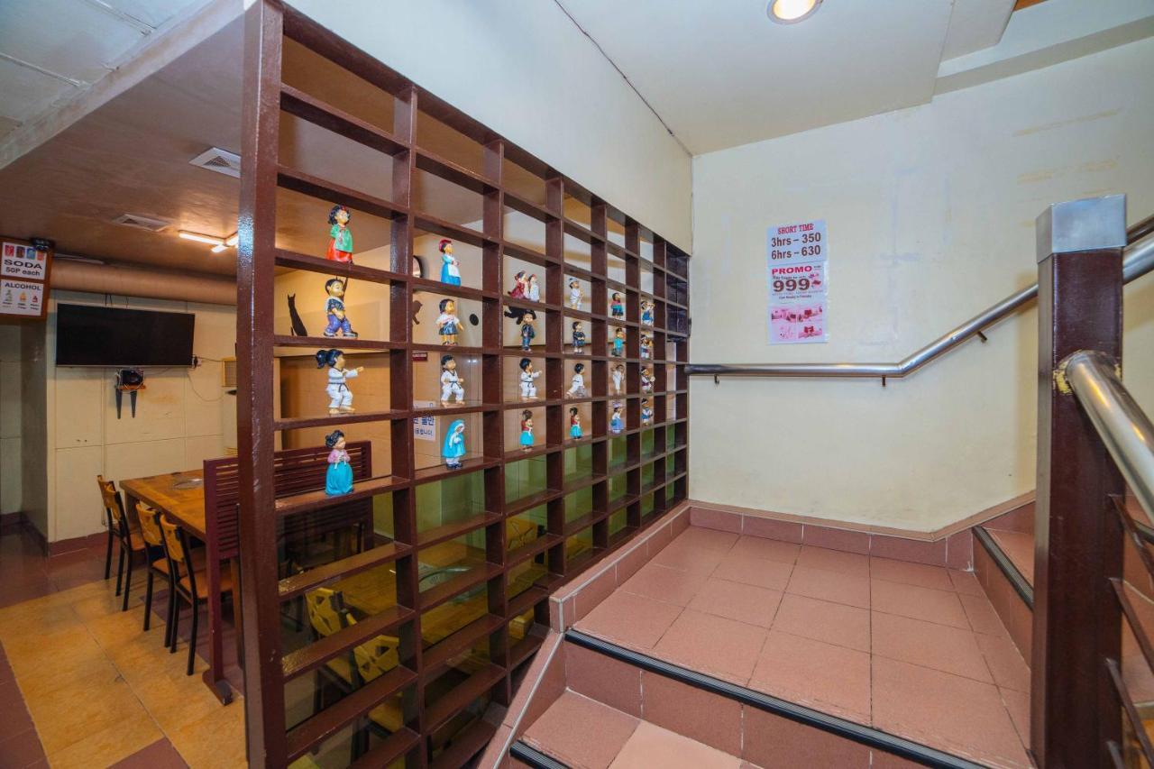 Reddoorz @ Fields Avenue Angeles City Экстерьер фото