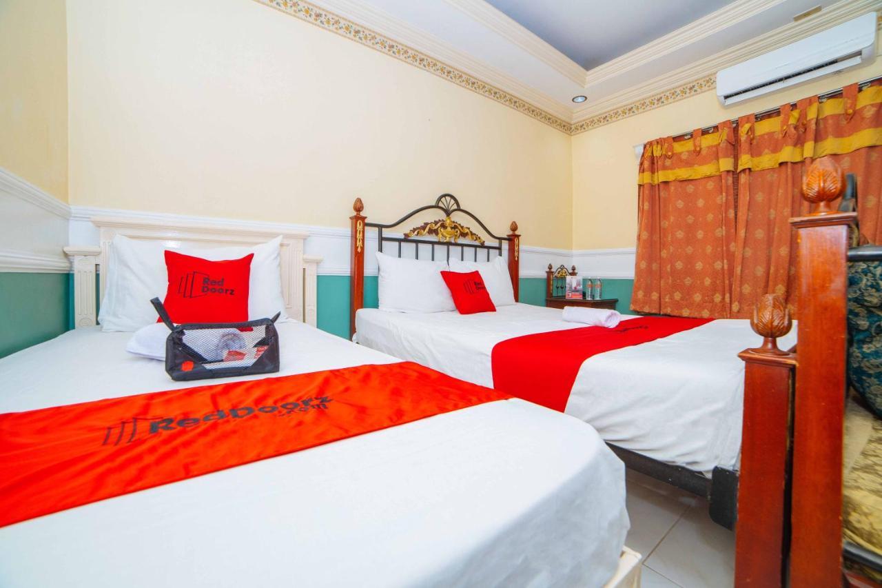 Reddoorz @ Fields Avenue Angeles City Экстерьер фото