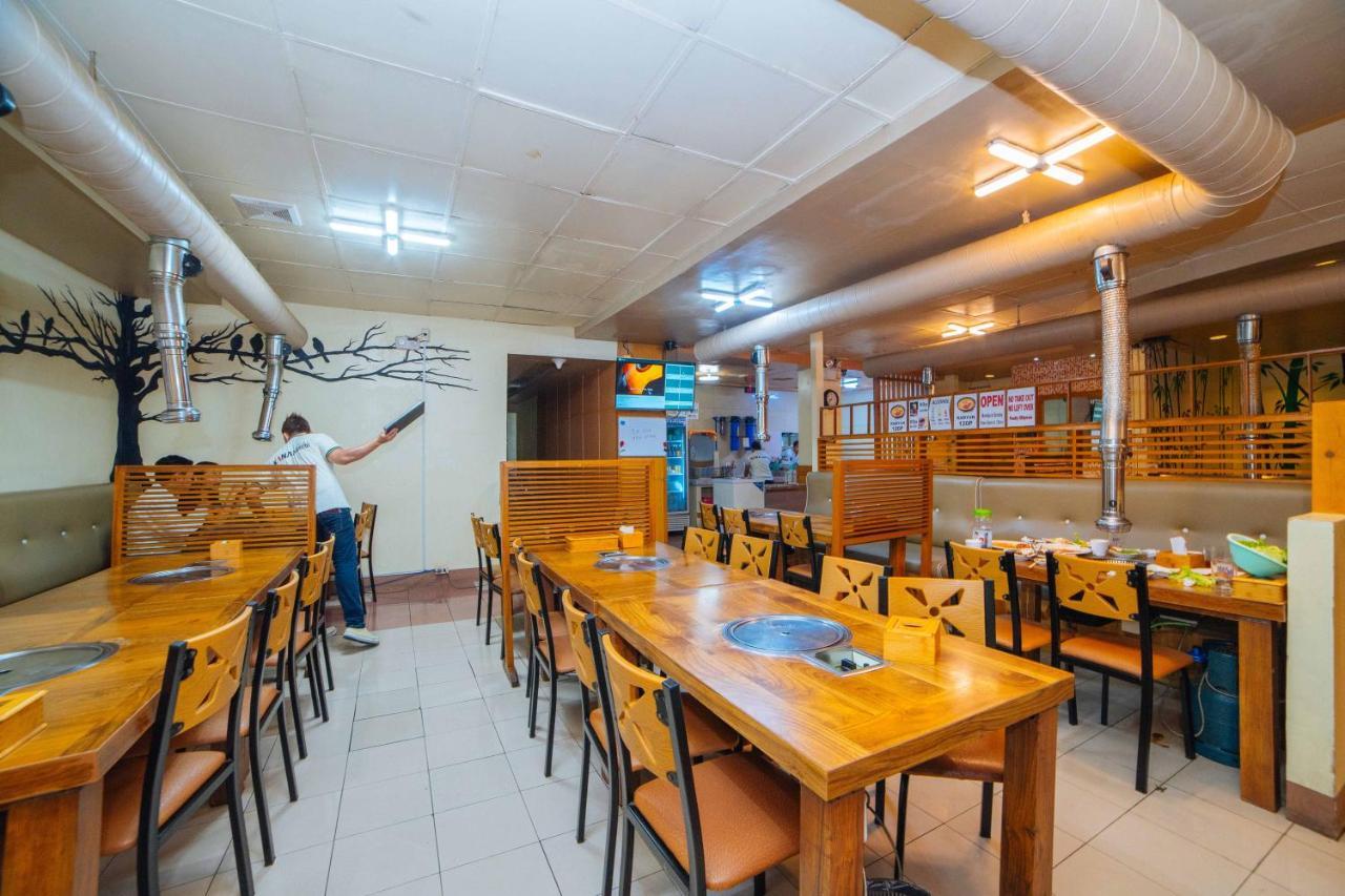Reddoorz @ Fields Avenue Angeles City Экстерьер фото