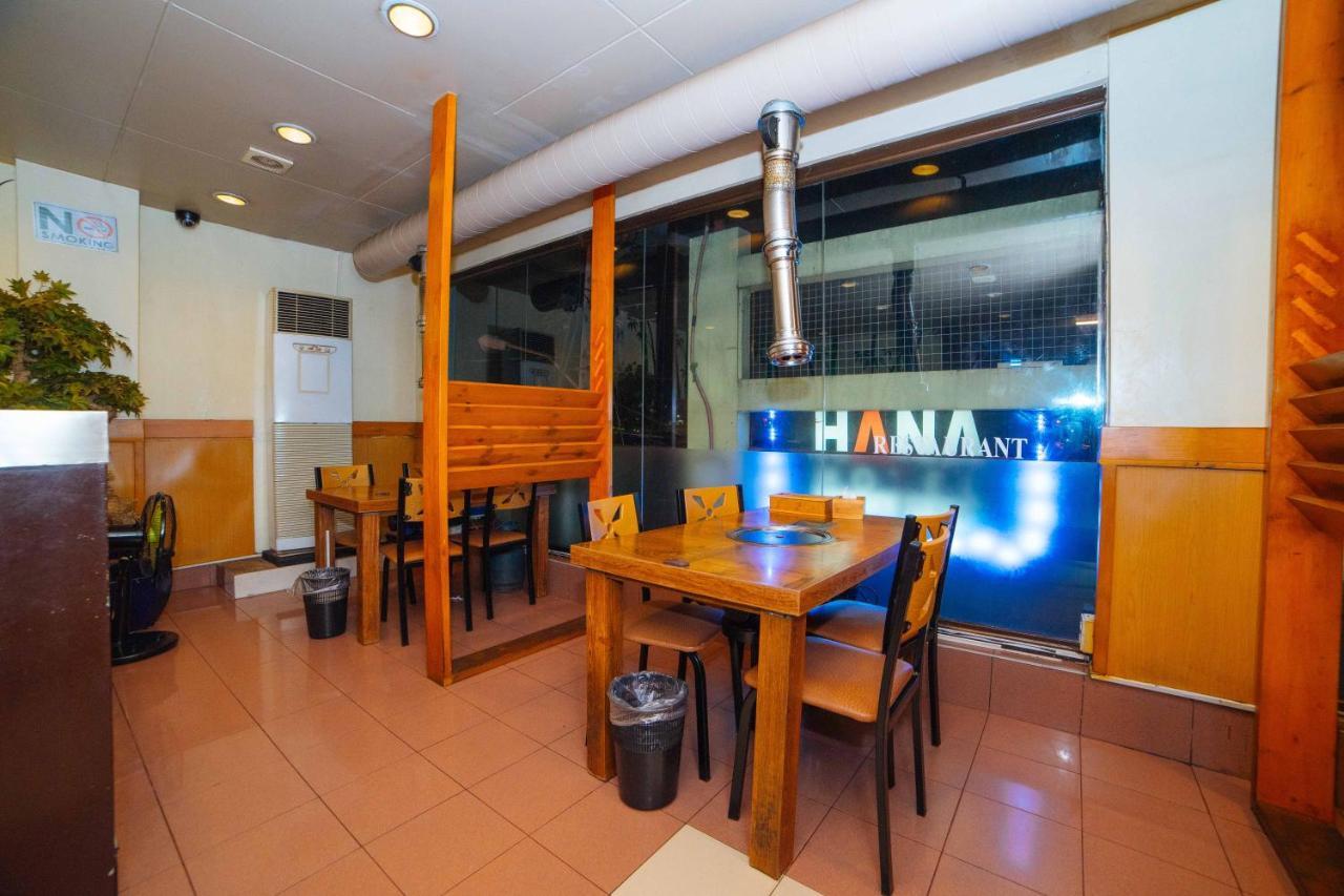 Reddoorz @ Fields Avenue Angeles City Экстерьер фото