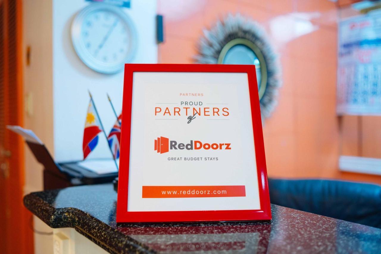 Reddoorz @ Fields Avenue Angeles City Экстерьер фото