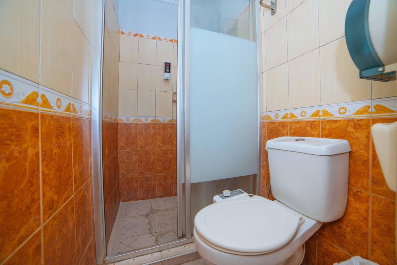 Reddoorz @ Fields Avenue Angeles City Экстерьер фото