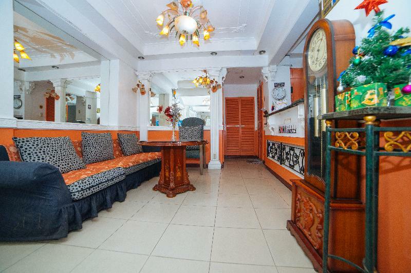 Reddoorz @ Fields Avenue Angeles City Экстерьер фото