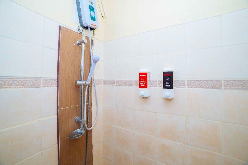 Reddoorz @ Fields Avenue Angeles City Экстерьер фото